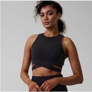 Athleta D-DD Conscious Cut Out Crop Top In Black